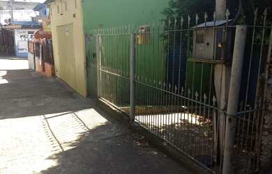 Imagem 3: Terreno com loja na frente , casa mais um apartamento comercial para loja mercado