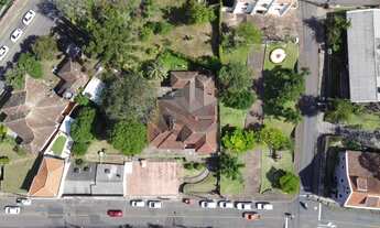 Imagem: Área com casa comercial e 3 lojas em Hamburgo