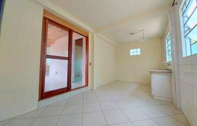 Imagem 3: CASA DE ALVENARIA EM NOVO HAMBURGO - JARDIM LIBERATO (amplo terreno, poço artesiano