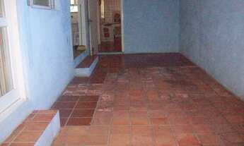 Imagem 3: Casa para necessitando reparos