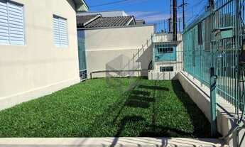 Imagem 2: Casa com 2 Dormitórios em Pátio Compartilhado — Conforto e Localização