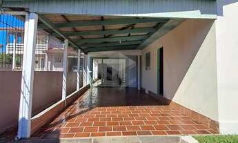 Imagem 4: Casa com 2 Dormitórios em Pátio Compartilhado — Conforto e Localização