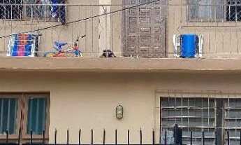 Imagem: Casa tipo sobrado dividido em três apartamentos