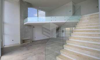 Imagem 4: Casa ampla com 357,93 m² de área construída em terreno com excelente localização dentro do