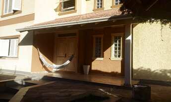 Imagem 2: Casa c/ 6 dormitórios e 5 vagas de garagem Bairro Centro