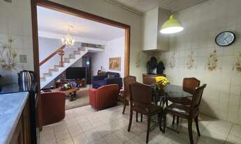 Imagem 2: Sobrado central, 2 dormitórios, 2 banheiro, 1 vaga na garagem, 20M² de Área Construída