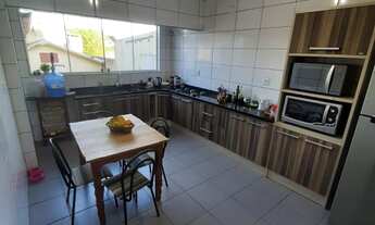 Imagem 3: Casa com ótima localização