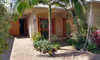 Imagem: Casa / Sobrado com 4 Dormitorio(s) localizado(a)