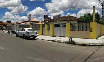 Imagem 2: Casa a venda 5 quartos sendo 3 suítes bairro Santa Mônica 1 em Feira de Santana
