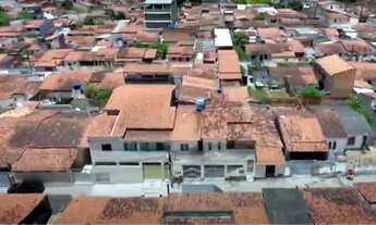 Imagem: Prédio com 3 casas para venda no bairro