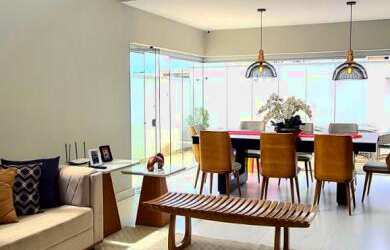 Imagem 3: Casa de alto padrão para venda em condomínio no bairro Papagaio