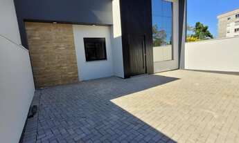 Imagem 2: Casa na Encosta da Floresta