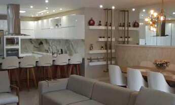 Imagem: MARAVILHOSO SOBRADO NA ENCOSTA DA FLORESTA