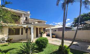 Imagem: Casa com 4 Dormitorio(s) localizado(a) no