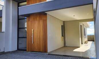 Imagem: Casa térrea nova em bairro nobre