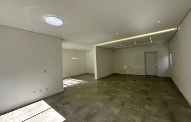 Imagem 3: Casa térrea alto padrão + Sala comercial
