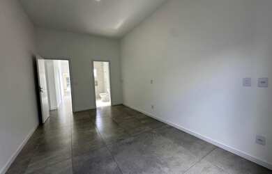 Imagem 7: Casa térrea alto padrão + Sala comercial