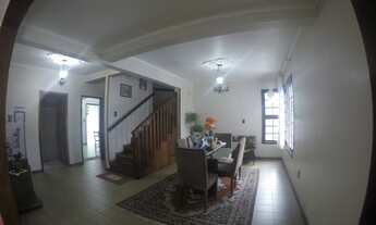 Imagem: Casa com 3 Dormitorio(s) localizado(a) no