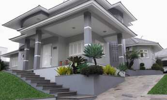 Imagem: Belíssima casa Alto Padrão localizada