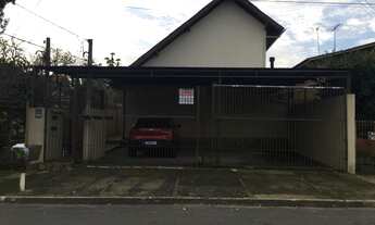 Imagem: 04 casas em um terreno para venda