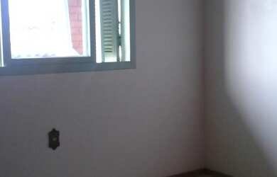 Imagem 2: Casa com 4 Dormitorio(s) localizado(a) no bairro Guajuviras em Canoas / Rio Grande do Sul