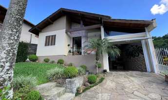 Imagem: Casa com 3 Dormitorio(s) localizado(a) no