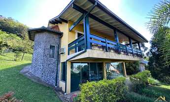 Imagem: Casa com três dormitórios sendo uma suíte