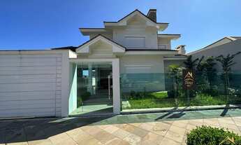 Imagem 2: Casa com 5 dormitórios sendo 4 suítes, no bairro Pousada da Neve, Nova Petrópolis RS!