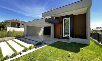 Imagem 2: Casa à venda plana com três dormitórios, sendo duas suíte Bairro Juriti, Nova Petrópolis R