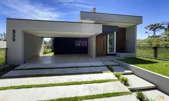 Imagem: Casa à venda plana com três dormitórios