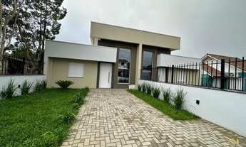 Imagem: Duas casas de três dormitórios sendo um