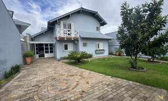 Imagem 3: Casa com três dormitórios sendo duas suites. Bairro Pousada Da Neve, Nova Petrópolis RS!