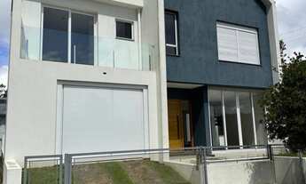 Imagem: Sobrado à venda de ESQUINA com três suítes