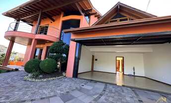 Imagem: Casa mobiliada com três dormitórios, sendo