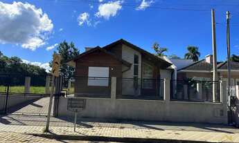 Imagem 2: Casa à venda com três dormitórios sendo uma suíte no Bairro Vila Germânia em Nova Petrópol