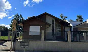 Imagem 3: Casa à venda com três dormitórios sendo uma suíte no Bairro Vila Germânia em Nova Petrópol