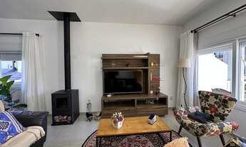 Imagem 7: Casa com Três dormitórios ,sendo duas SUITES. Bairro Pousada da Neve, Nova Petrópolis RS!