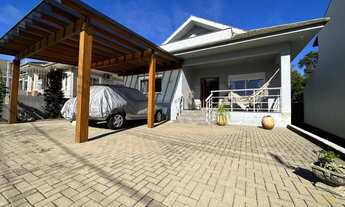 Imagem: Casa com Três dormitórios, sendo duas