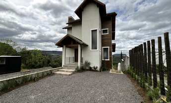 Imagem: Casa com três dormitórios, sendo um deles