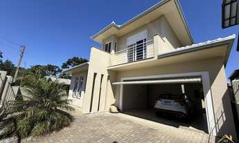 Imagem: Casa à venda de três dormitórios Biarro