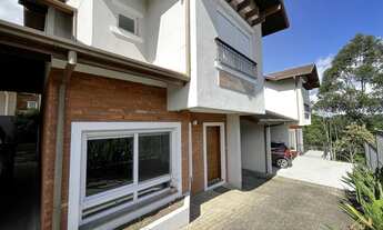 Imagem 2: Sobrado de três dormitórios no bairro Pousada da Neve em Nova Petrópolis RS!