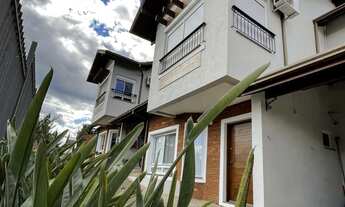 Imagem: Sobrado de três dormitórios no bairro