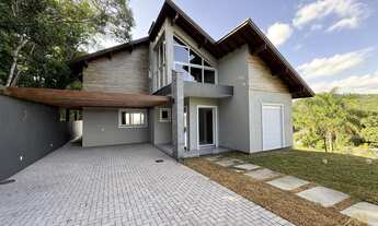 Imagem 3: Casa à venda com três suítes no Bairro Pousada da Neve em Nova Petrópolis RS