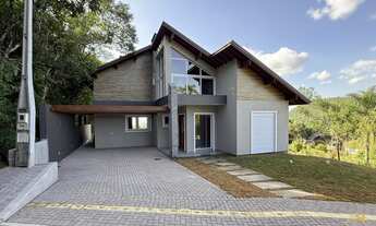 Imagem 2: Casa à venda com três suítes no Bairro Pousada da Neve em Nova Petrópolis RS