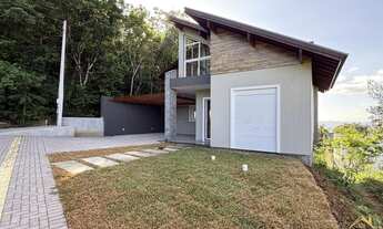 Imagem 4: Casa à venda com três suítes no Bairro Pousada da Neve em Nova Petrópolis RS