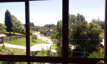 Imagem: Casa com cinco quartos, na Linha Imperial