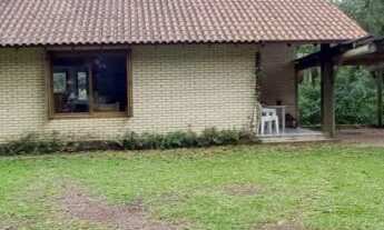 Imagem 6: Apresentamos uma bela casa com quatro dormitórios, situada no charmoso Bairro Juriti, em N