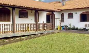 Imagem 7: Espetacular casa com três dormitórios, incluindo duas suítes, situada no coração do Bairro