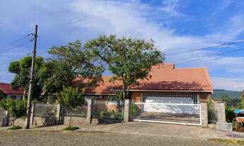 Imagem 6: Casa quatro dormitórios no bairro Pousada da Neve, Nova Petrópolis, RS