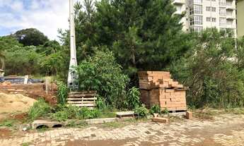 Imagem: Terreno com 434,66 metros quadrados. Bairro